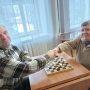 дружеское рукопожатие соперников
