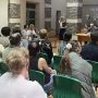 вместе обсуждаем наболевшие вопросы